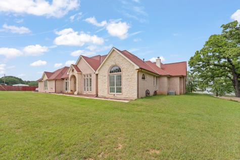 1701 W Lake Shore Drive Alvarado TX 76009