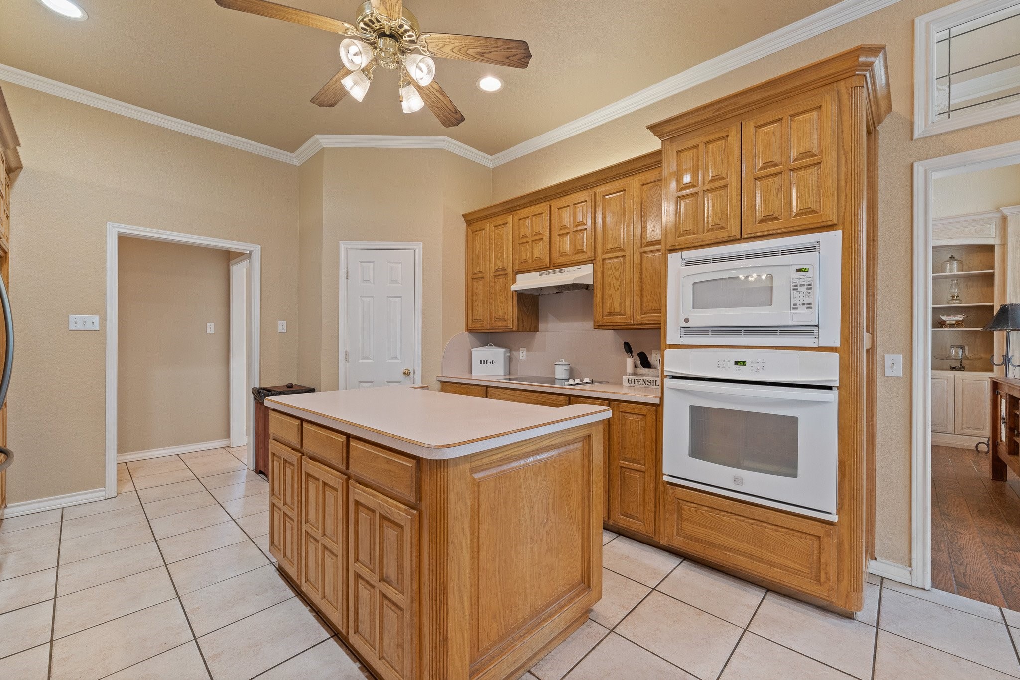 1701 W Lake Shore Drive Alvarado TX 76009