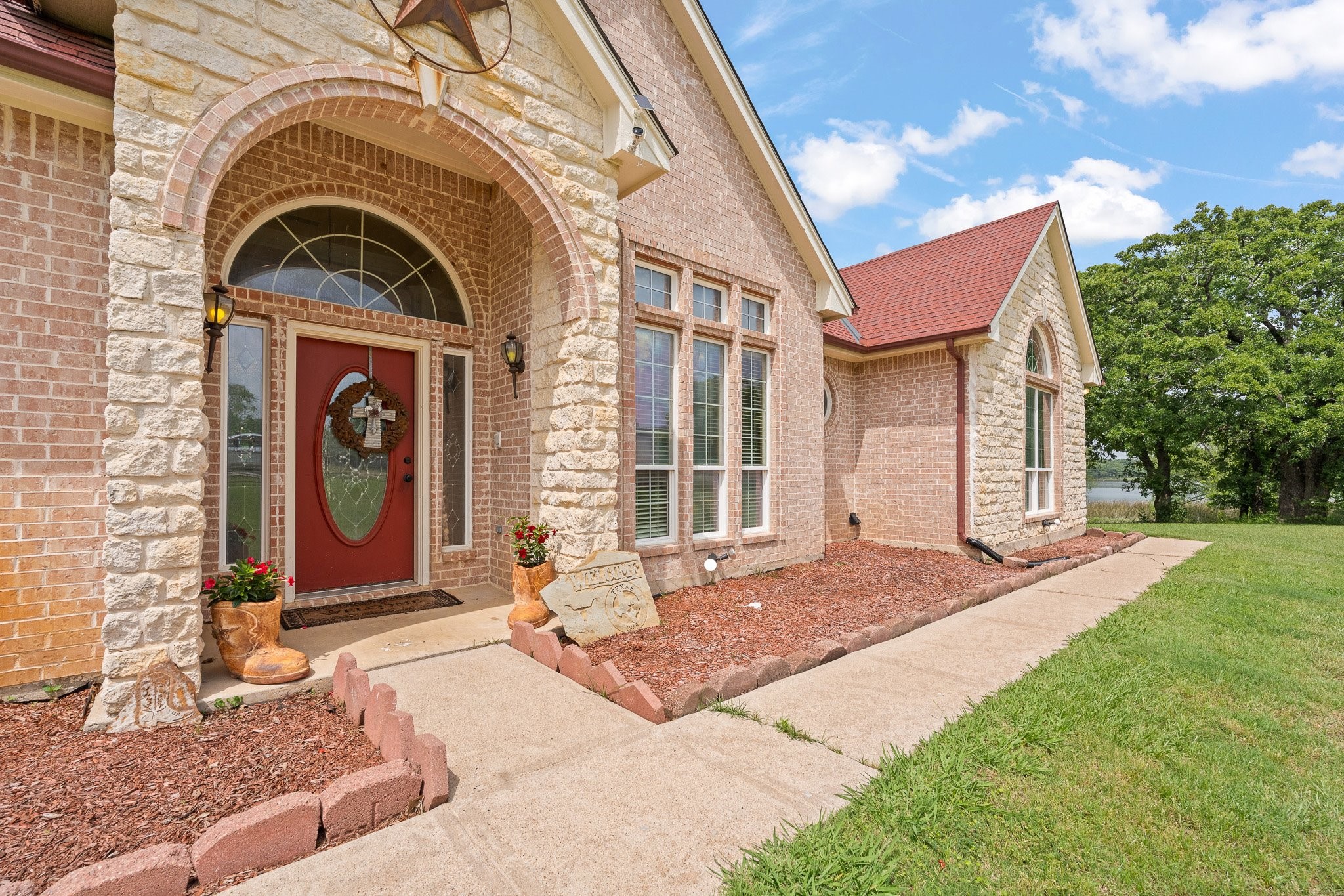 1701 W Lake Shore Drive Alvarado TX 76009