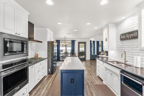 404 Arbor Lawn Drive Burleson TX 76028