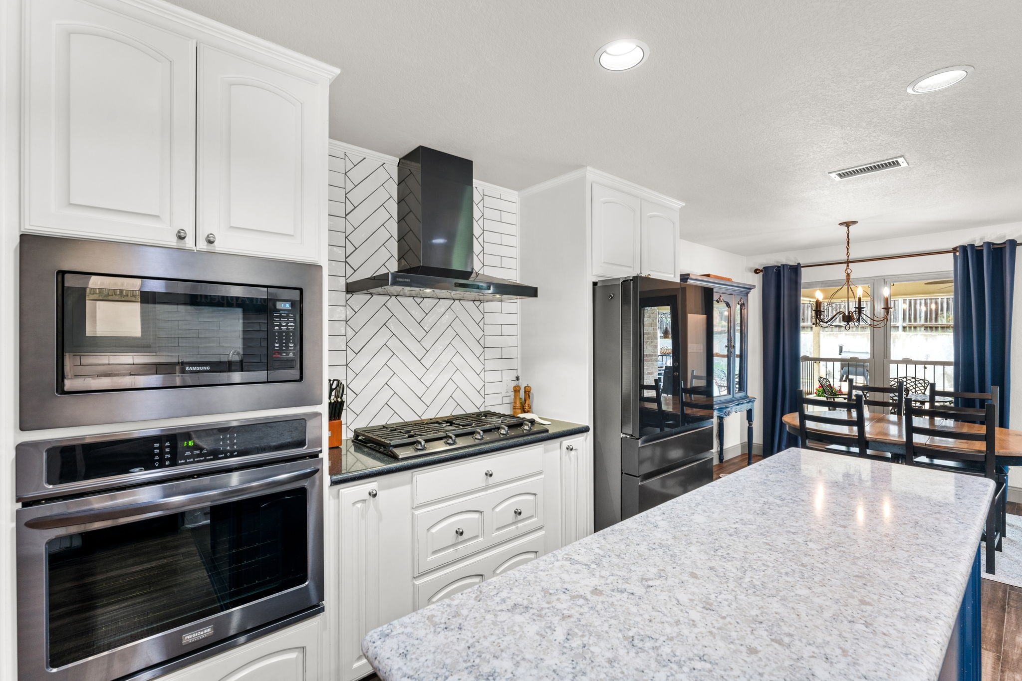 404 Arbor Lawn Drive Burleson TX 76028
