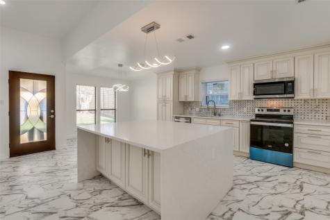 2510 Claremont Drive Grand Prairie TX 75052