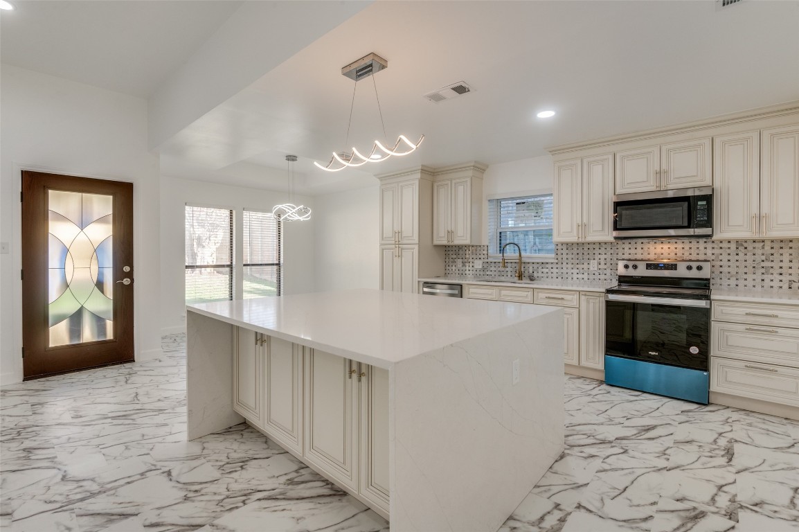 2510 Claremont Drive Grand Prairie TX 75052