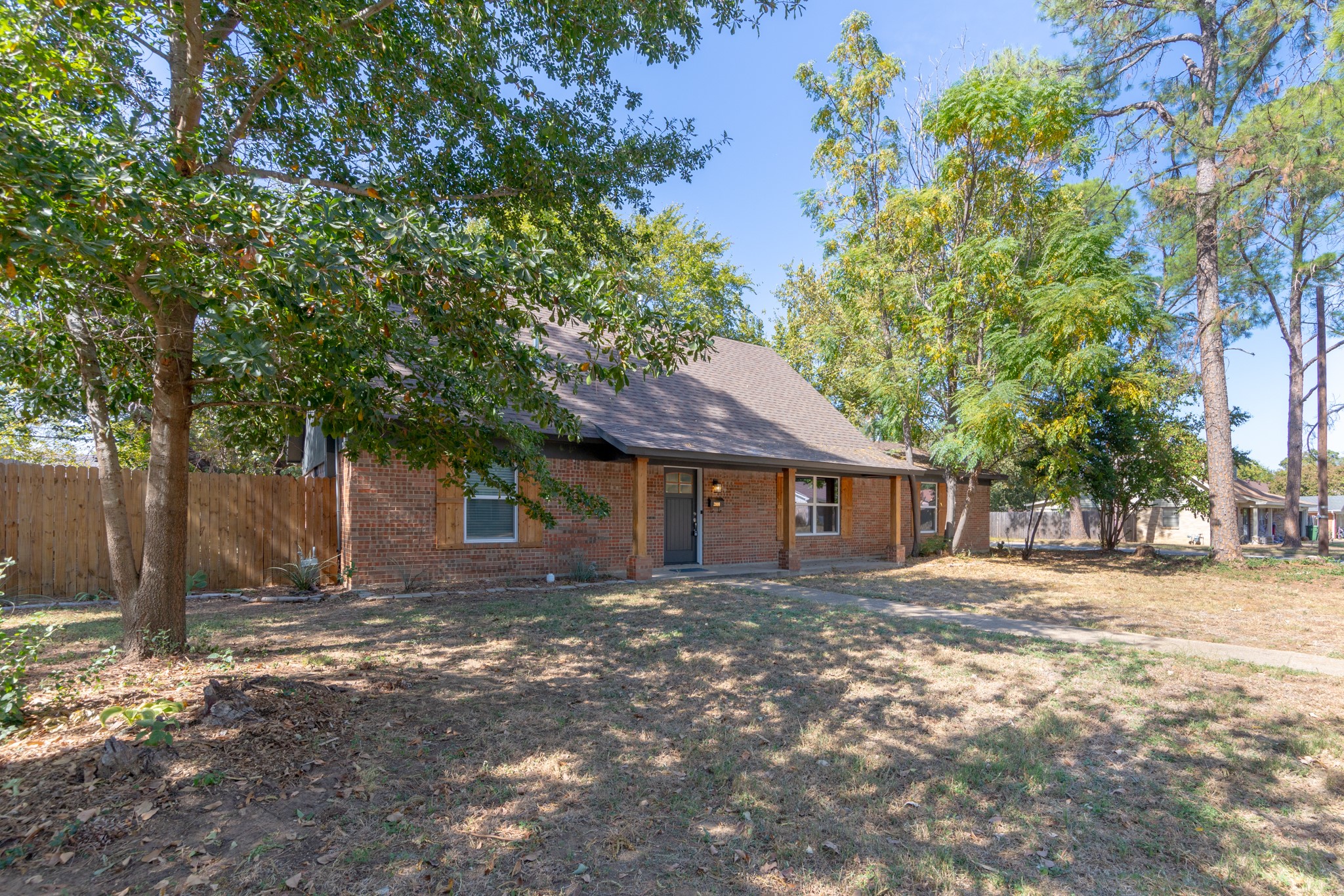 2000 Kerry Drive Arlington TX 76013