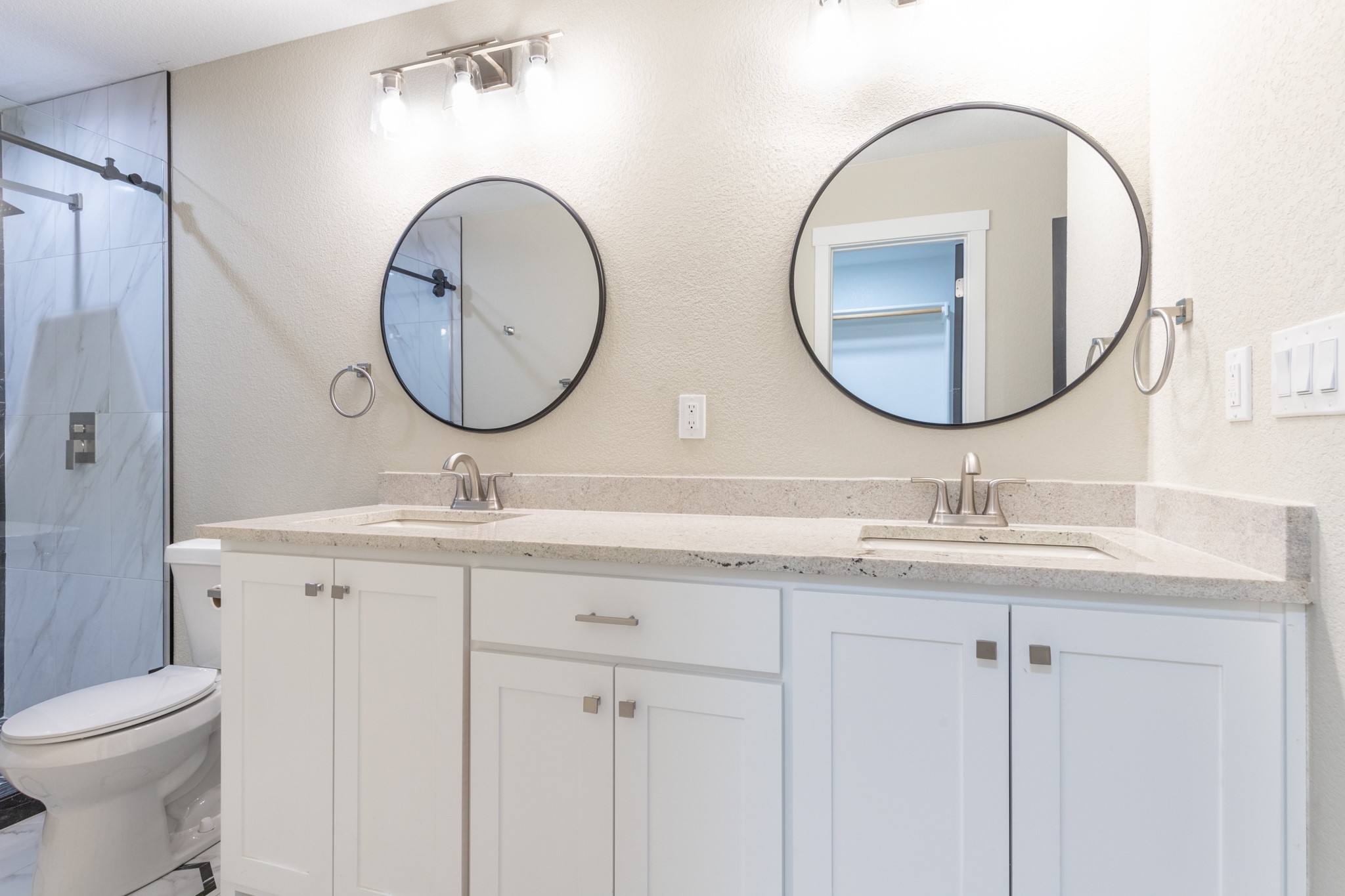 2000 Kerry Drive Arlington TX 76013