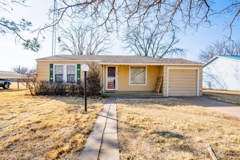 1208 Pawnee Avenue Rule TX 79547