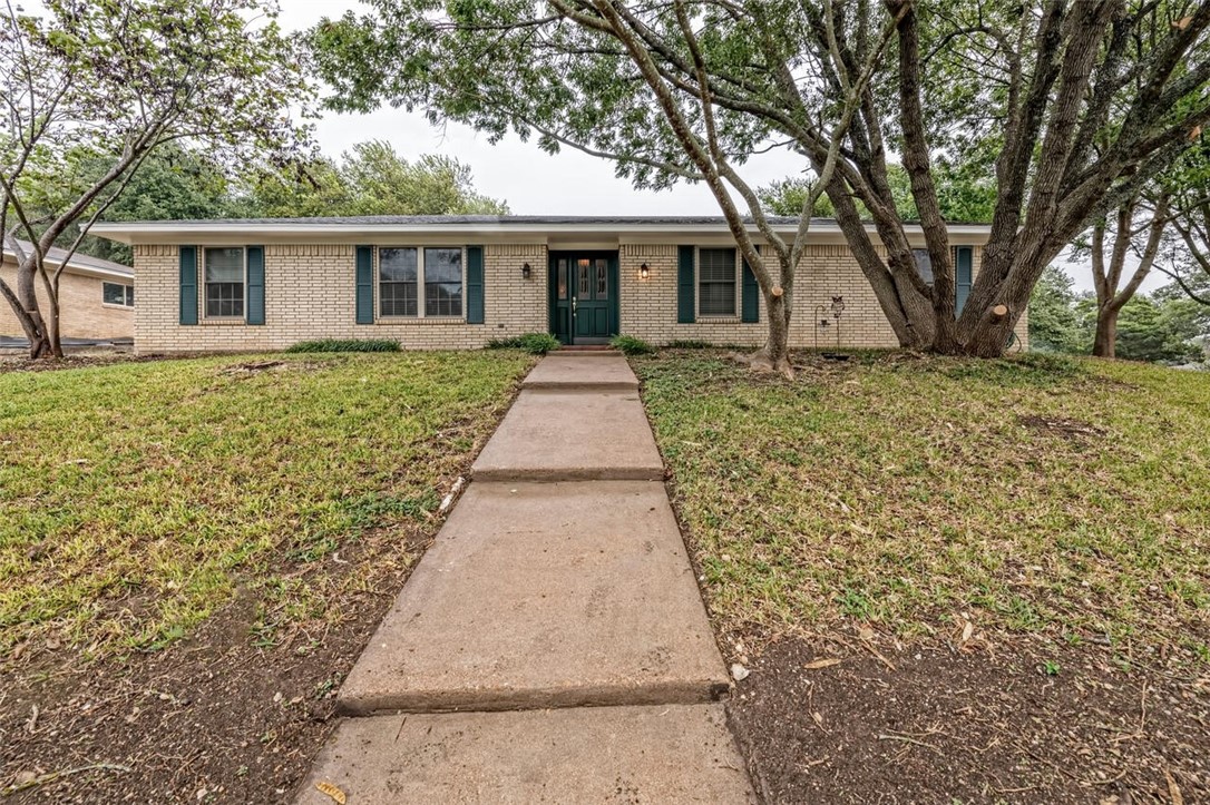 809 Wooded Crest Drive Woodway TX 76712
