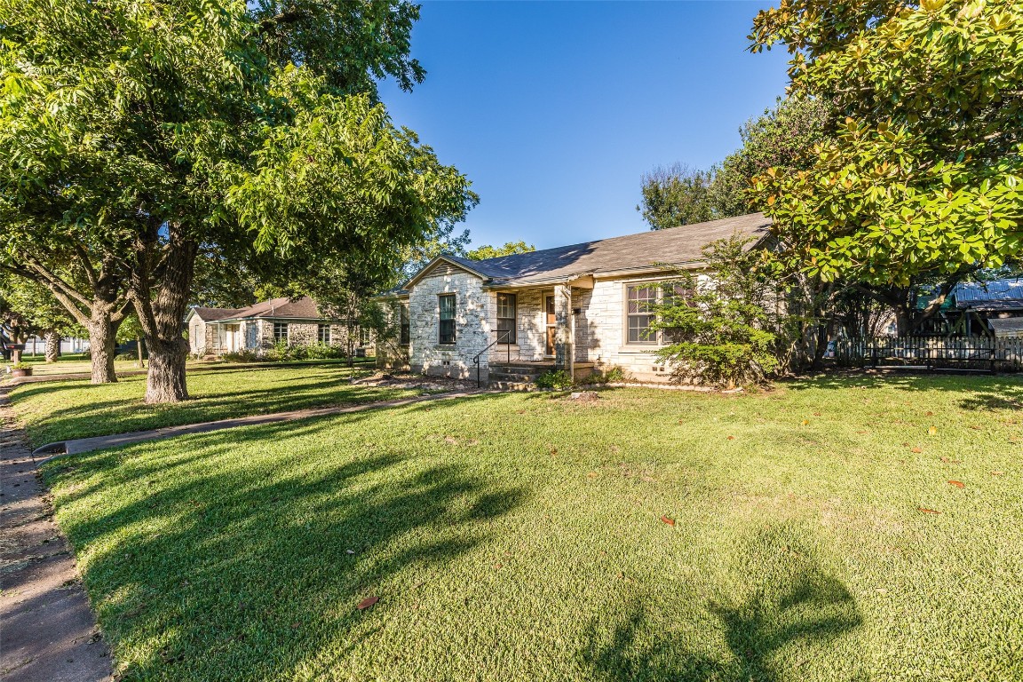 408 S Washington Street West TX 76691