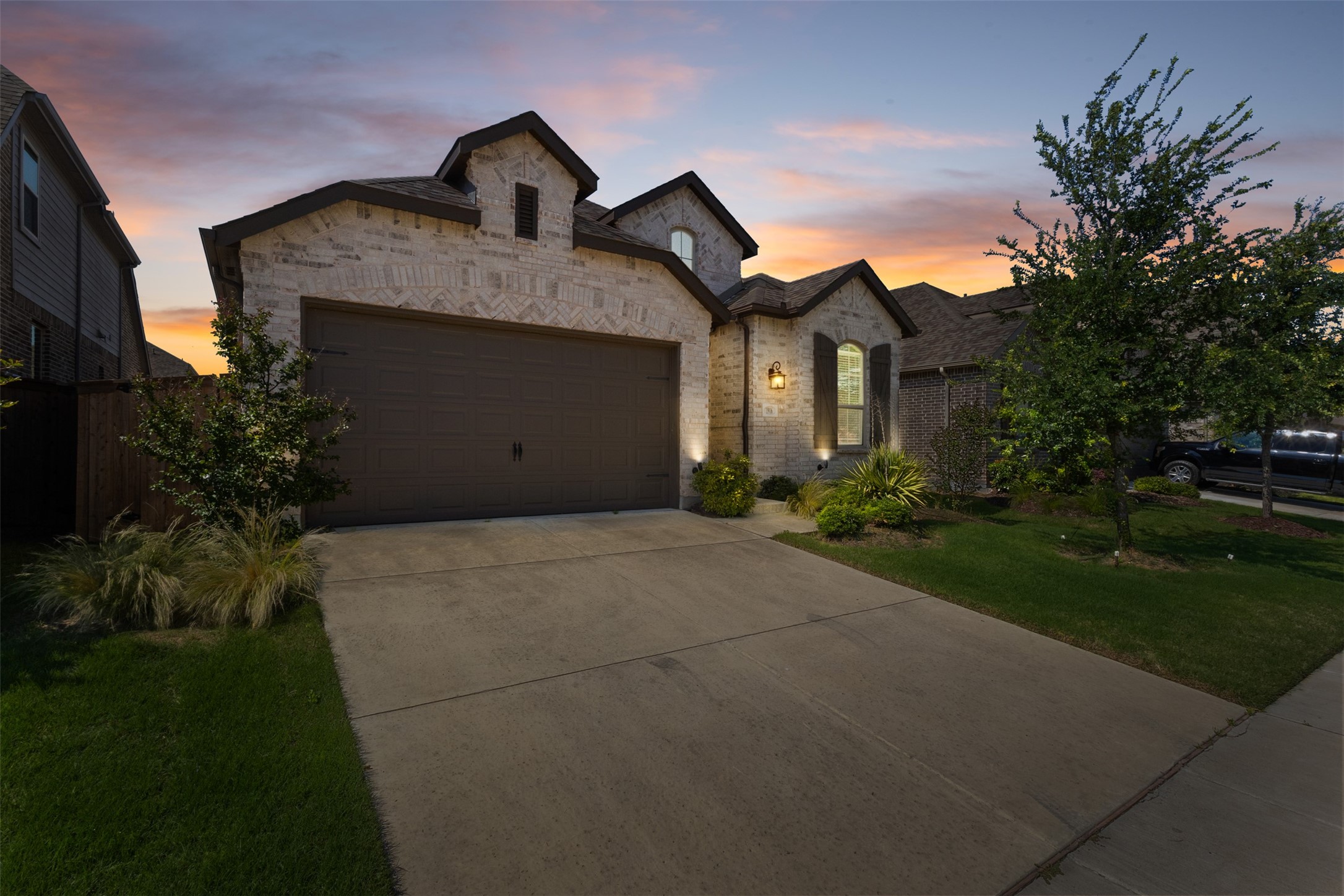 1916 Pelham Drive Aubrey TX 76227