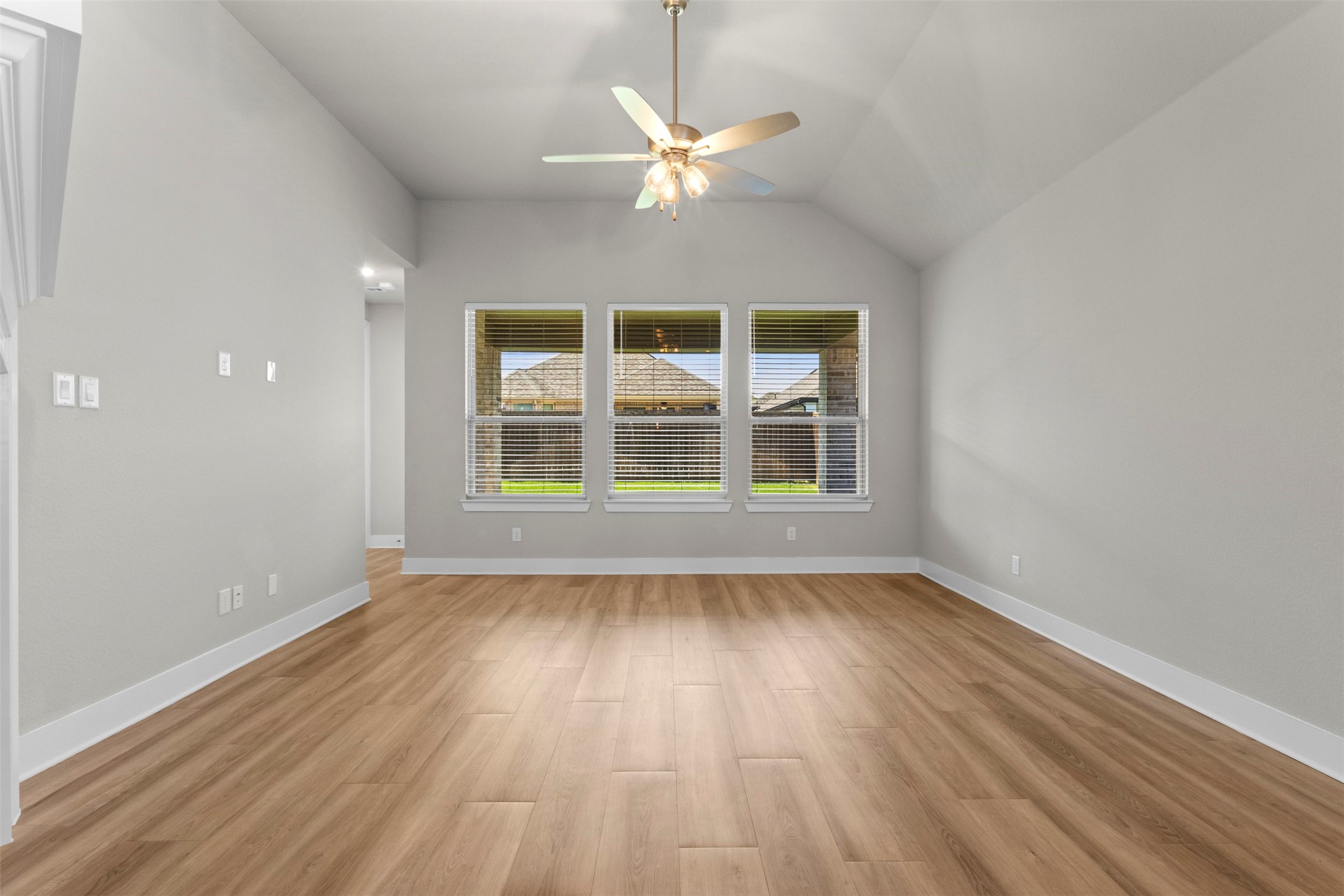1916 Pelham Drive Aubrey TX 76227