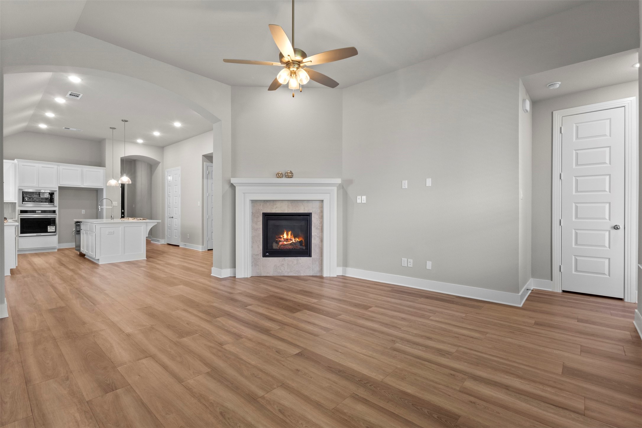 1916 Pelham Drive Aubrey TX 76227