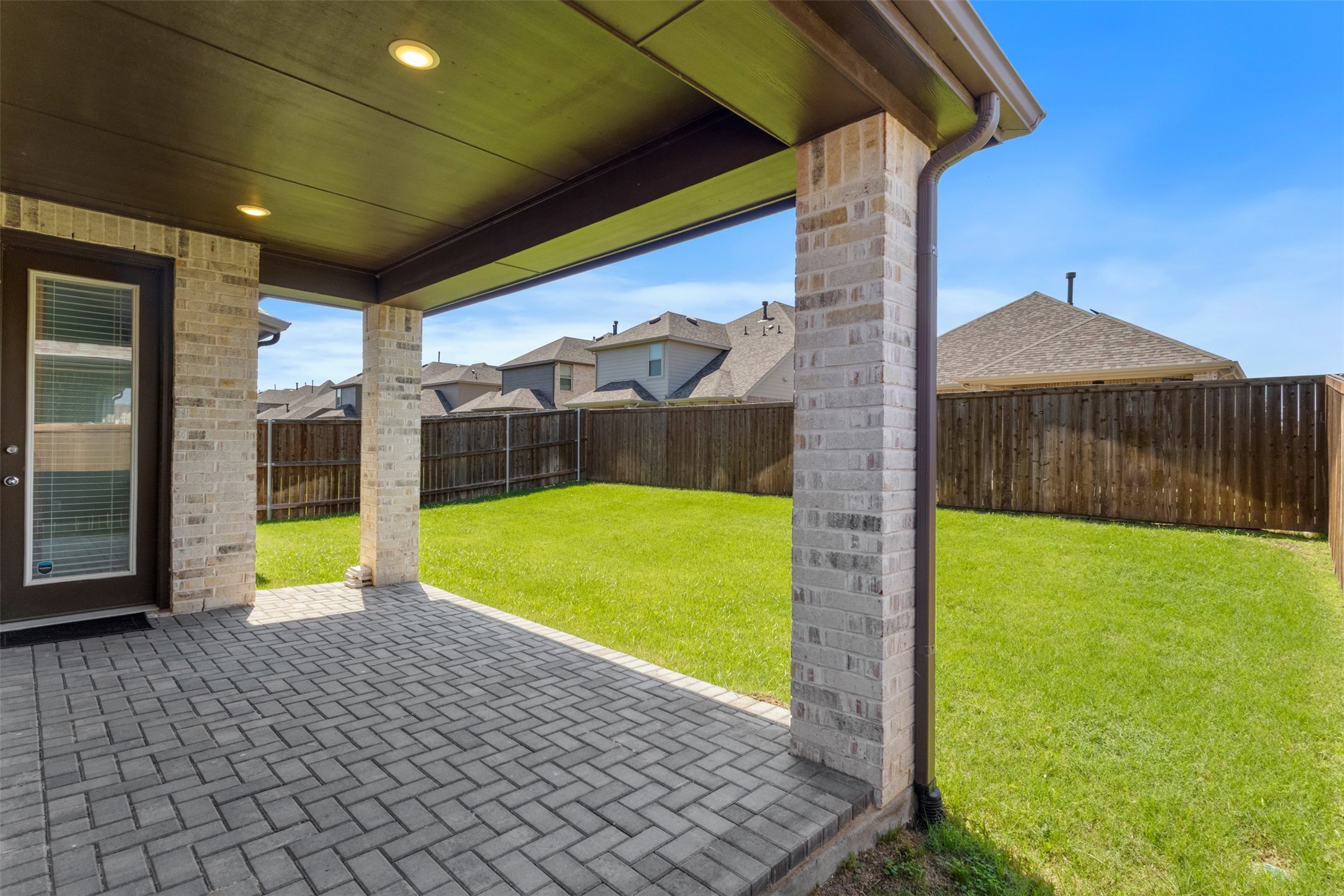 1916 Pelham Drive Aubrey TX 76227