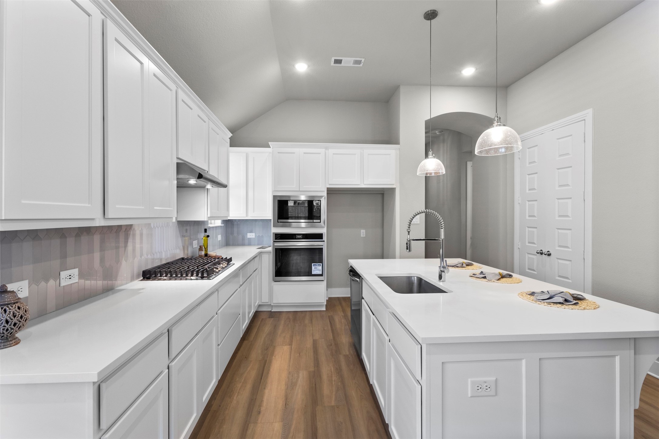 1916 Pelham Drive Aubrey TX 76227