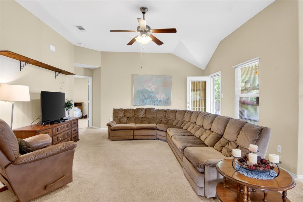 621 Apple Cross Drive Robinson TX 76706