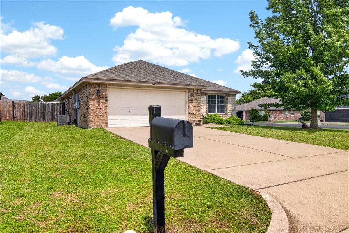 621 Apple Cross Drive Robinson TX 76706