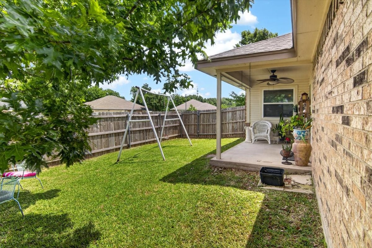 621 Apple Cross Drive Robinson TX 76706