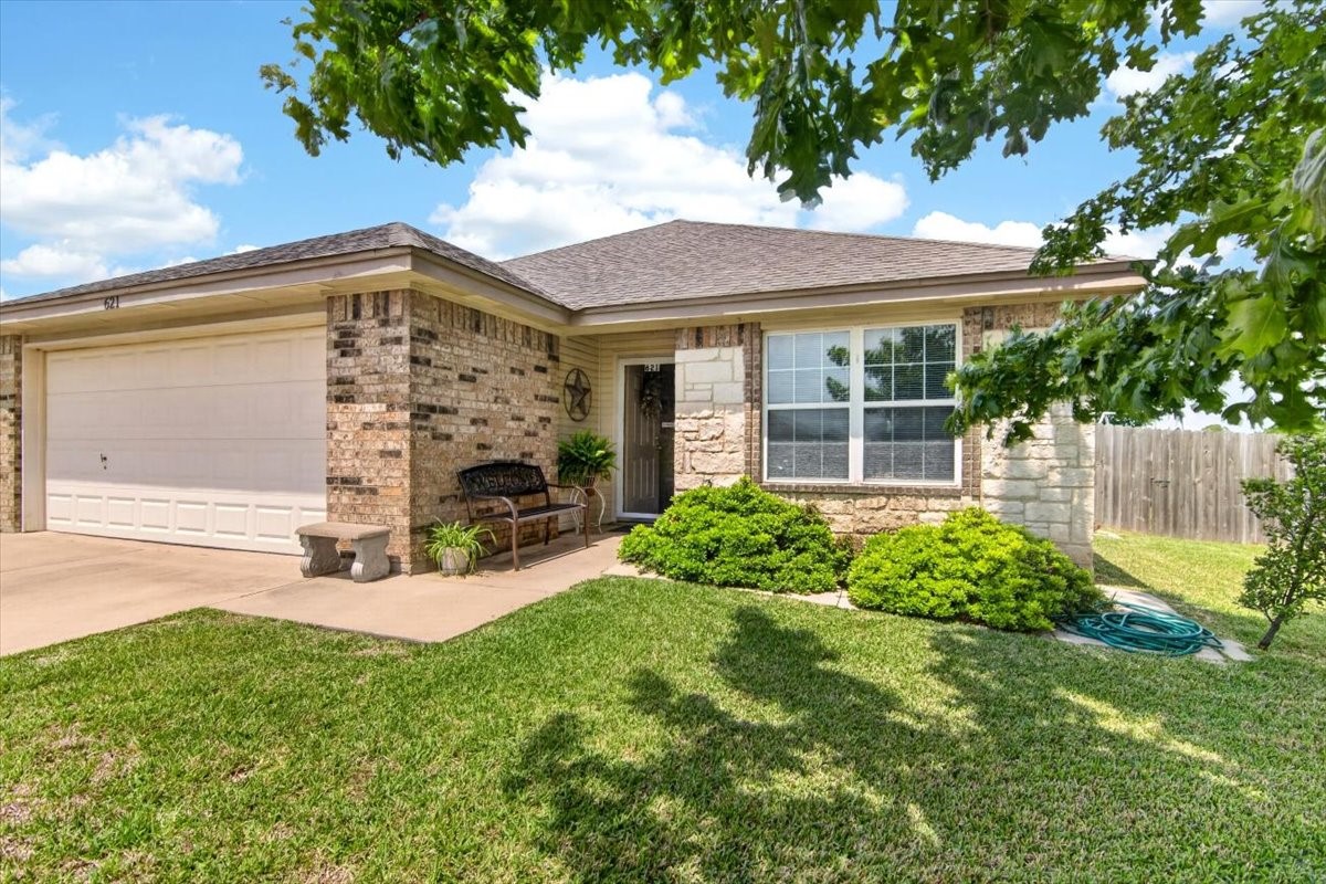 621 Apple Cross Drive Robinson TX 76706