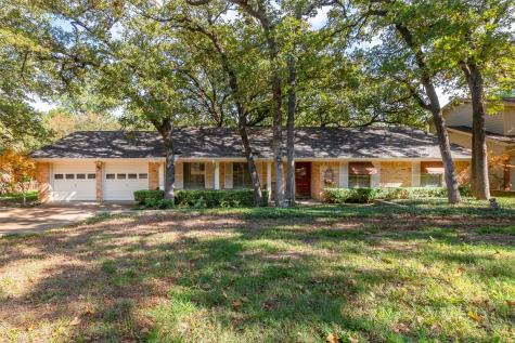 713 Red Oak Lane Arlington TX 76012