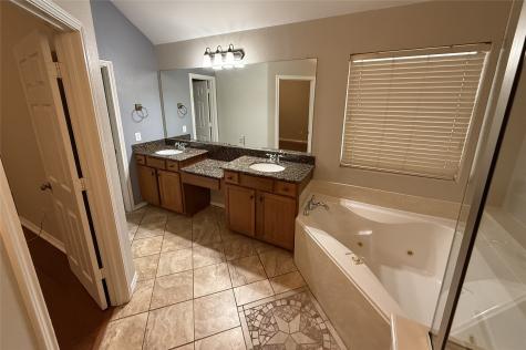 9220 Water Oak Drive Arlington TX 76002