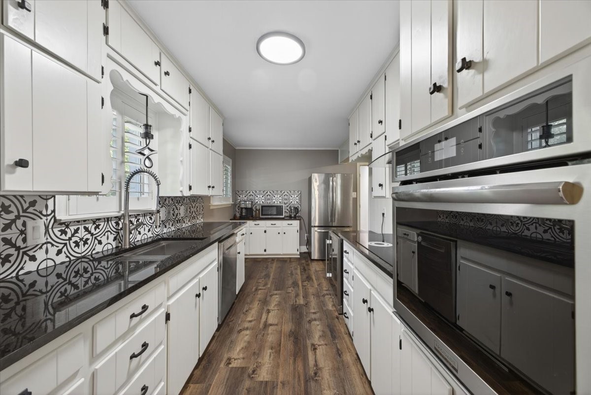 2715 Green Oaks Boulevard Arlington TX 76017