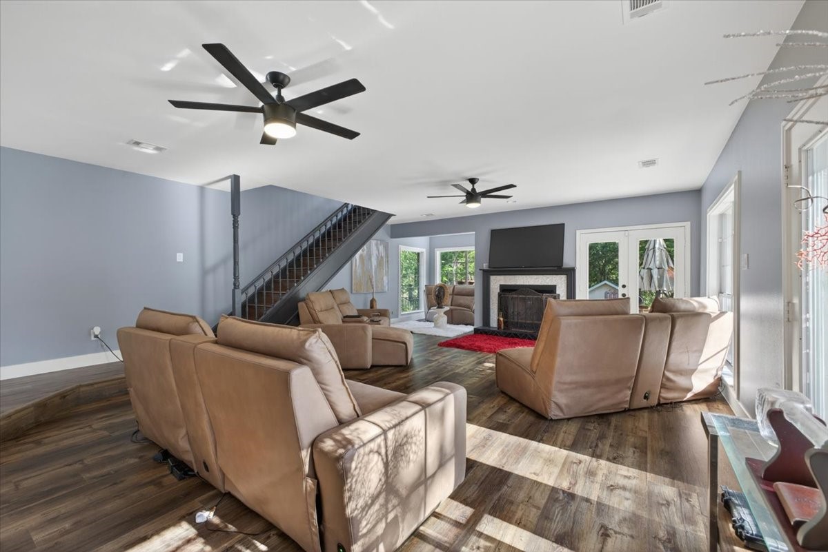 2715 Green Oaks Boulevard Arlington TX 76017