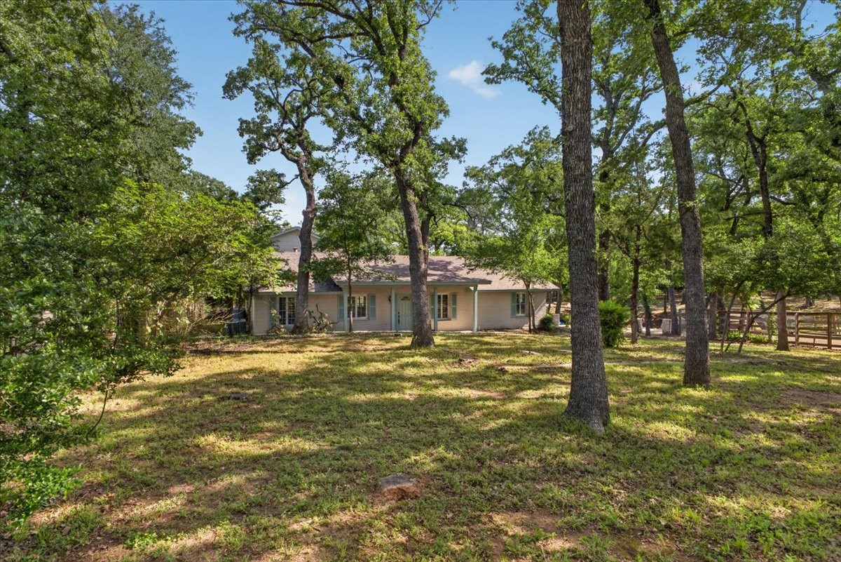 2715 Green Oaks Boulevard Arlington TX 76017