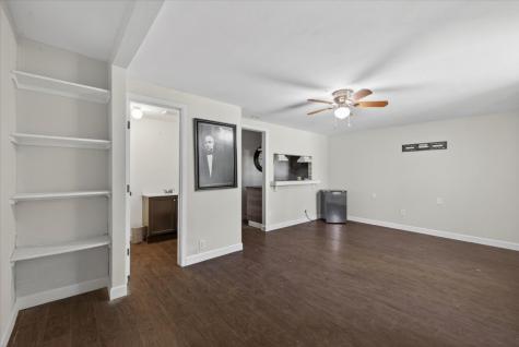 2715 Green Oaks Boulevard Arlington TX 76017