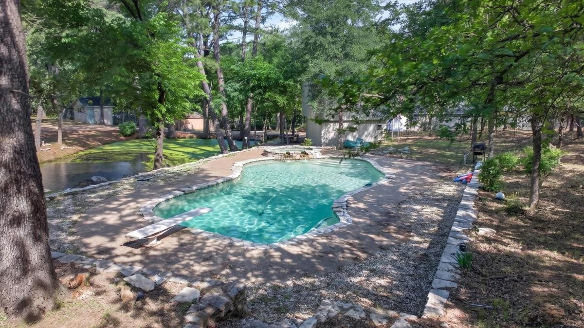 2715 Green Oaks Boulevard Arlington TX 76017