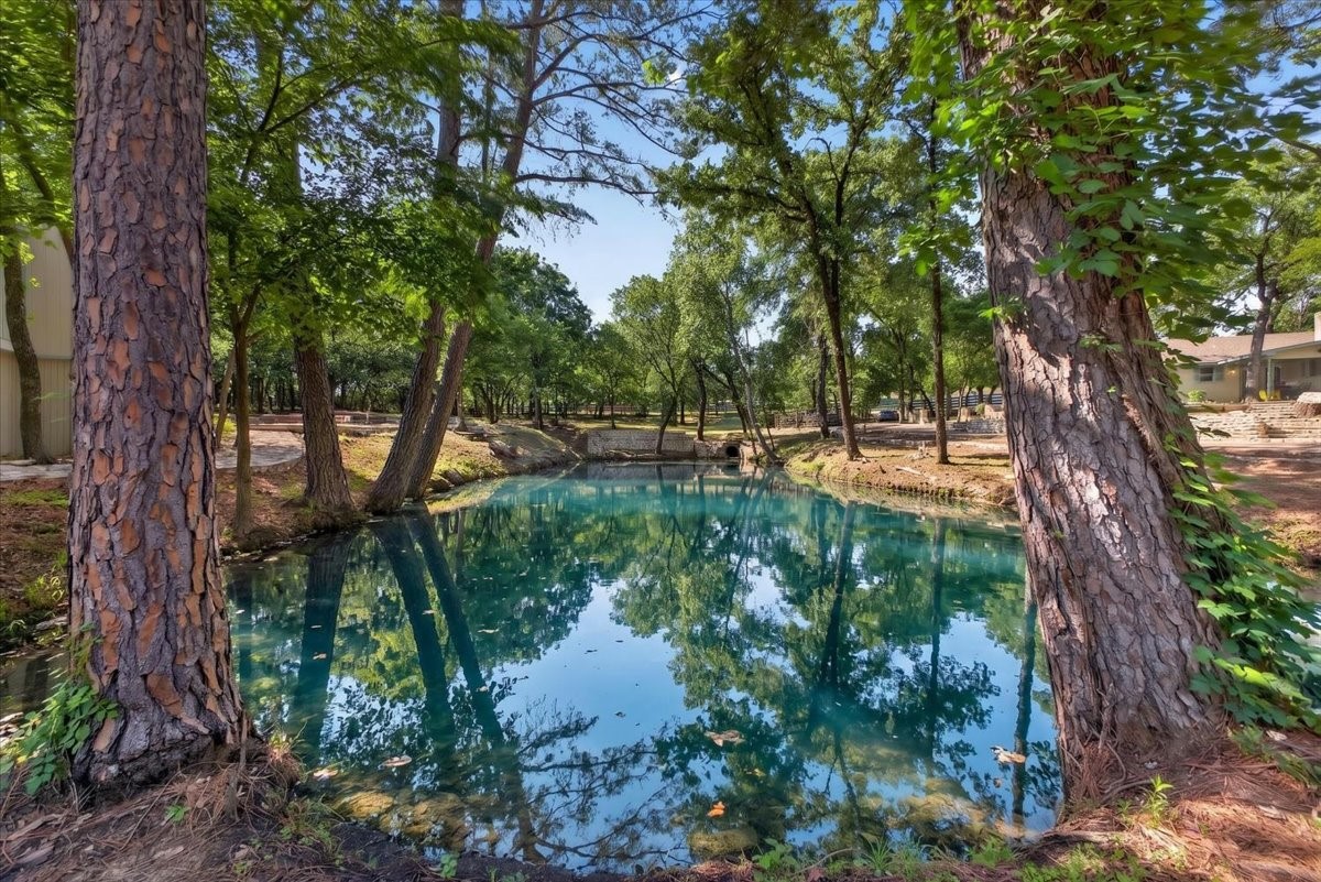 2715 Green Oaks Boulevard Arlington TX 76017