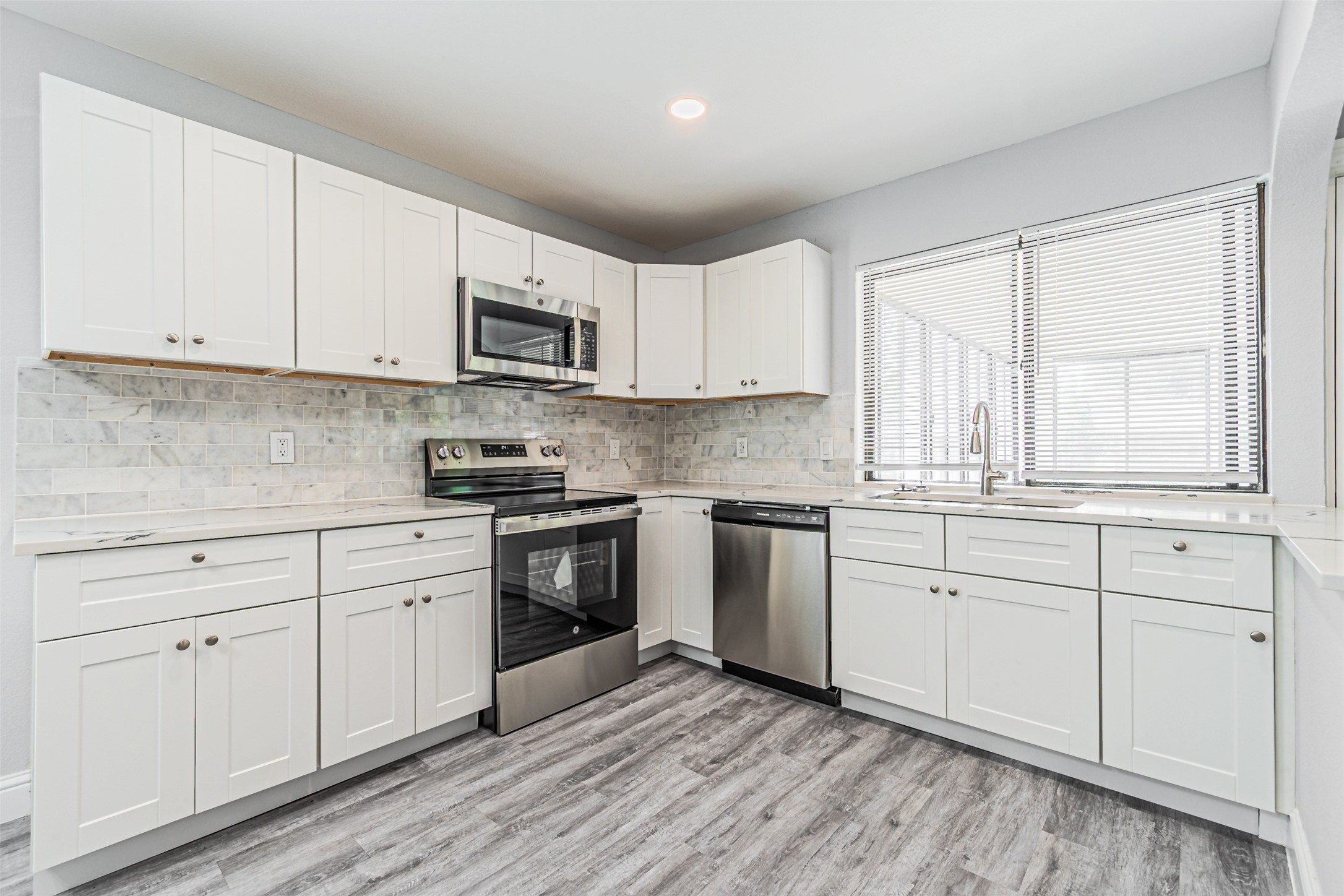454 Brookview Drive Garland TX 75043