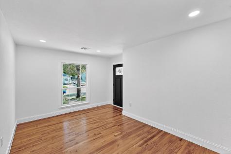 1105 Ryan Avenue Carrollton TX 75006