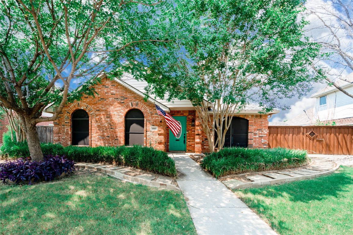 1327 Summertime Trail Lewisville TX 75067