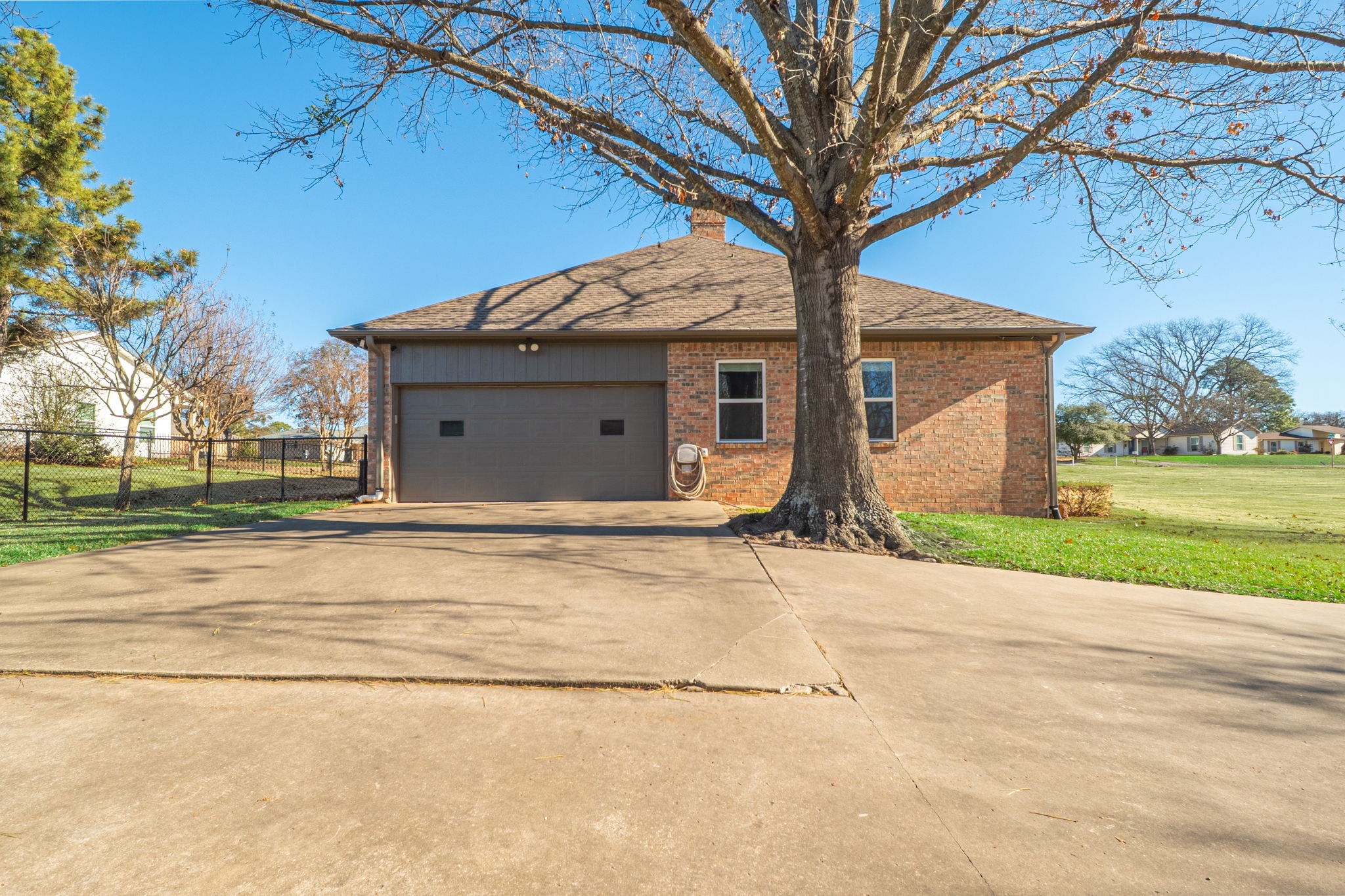 100 San Chez Drive Lake Kiowa TX 76240