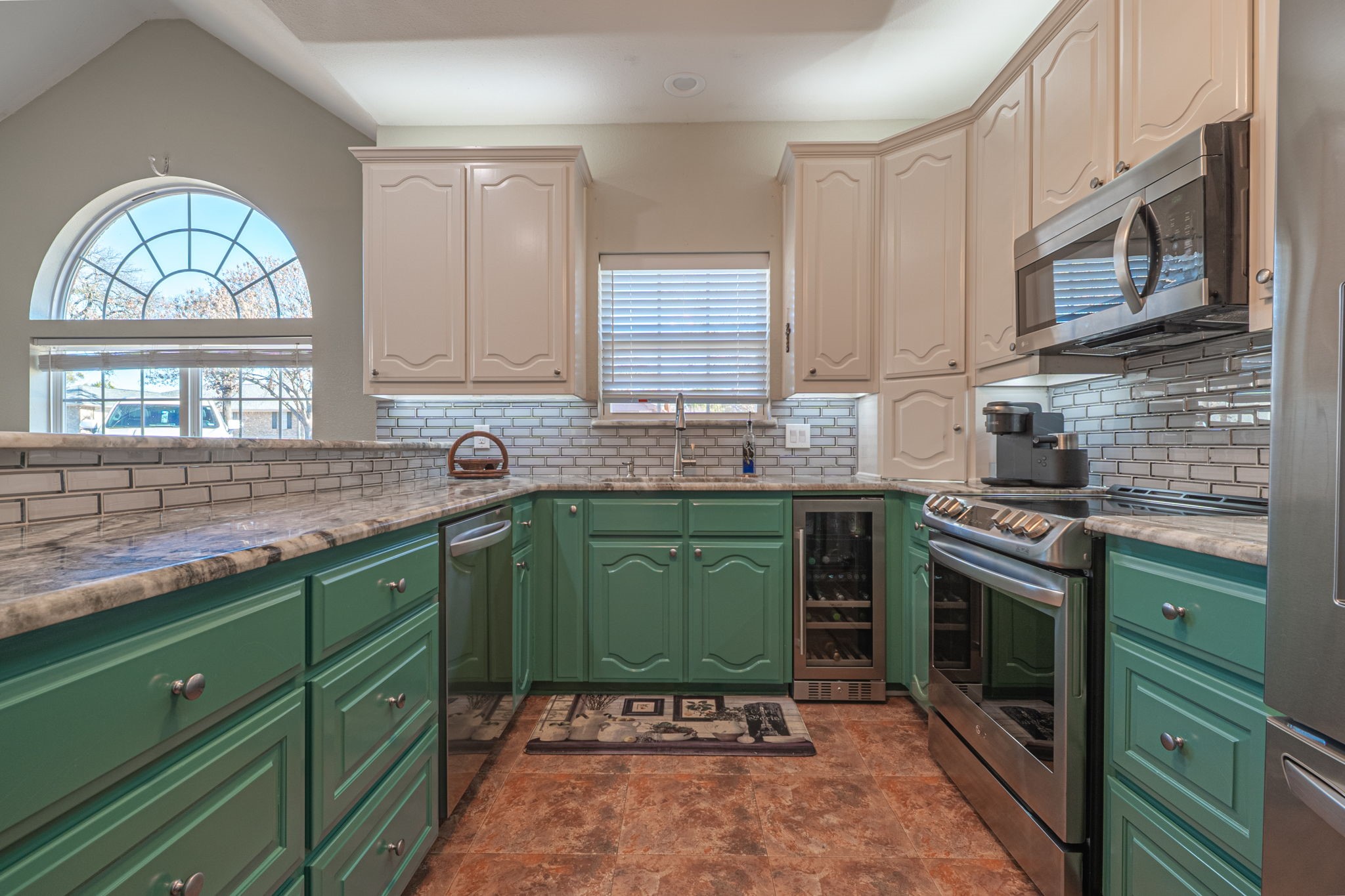 100 San Chez Drive Lake Kiowa TX 76240