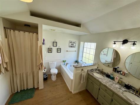 2 Broadmoor Court Bonham TX 75418