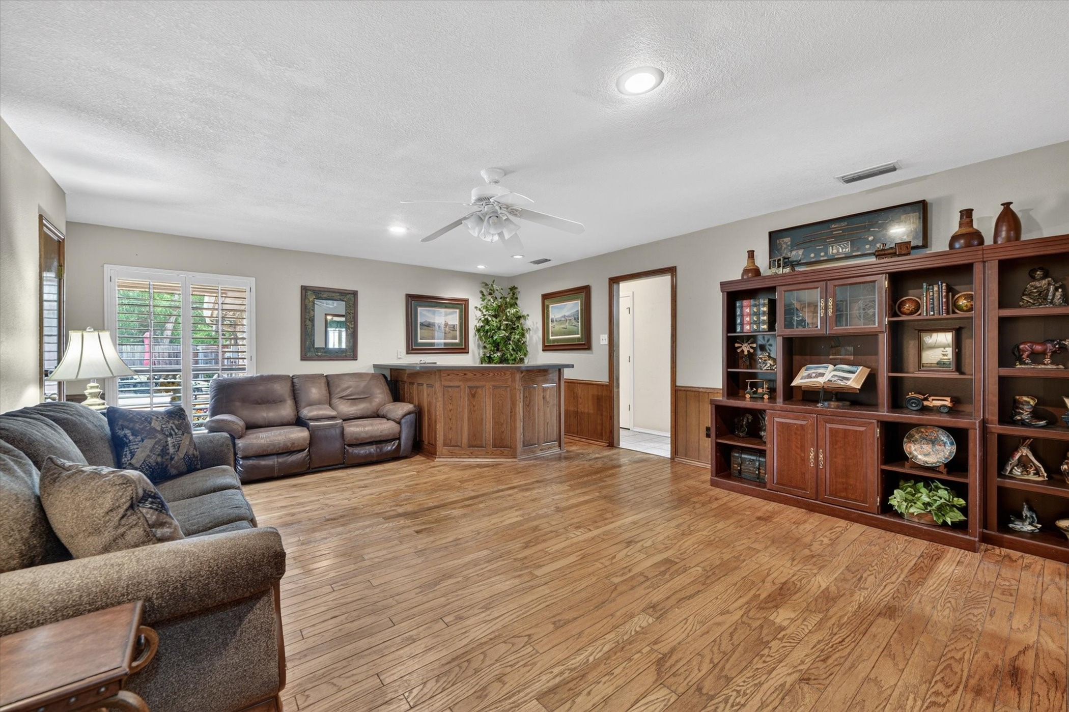2317 Meandering Way Arlington TX 76011