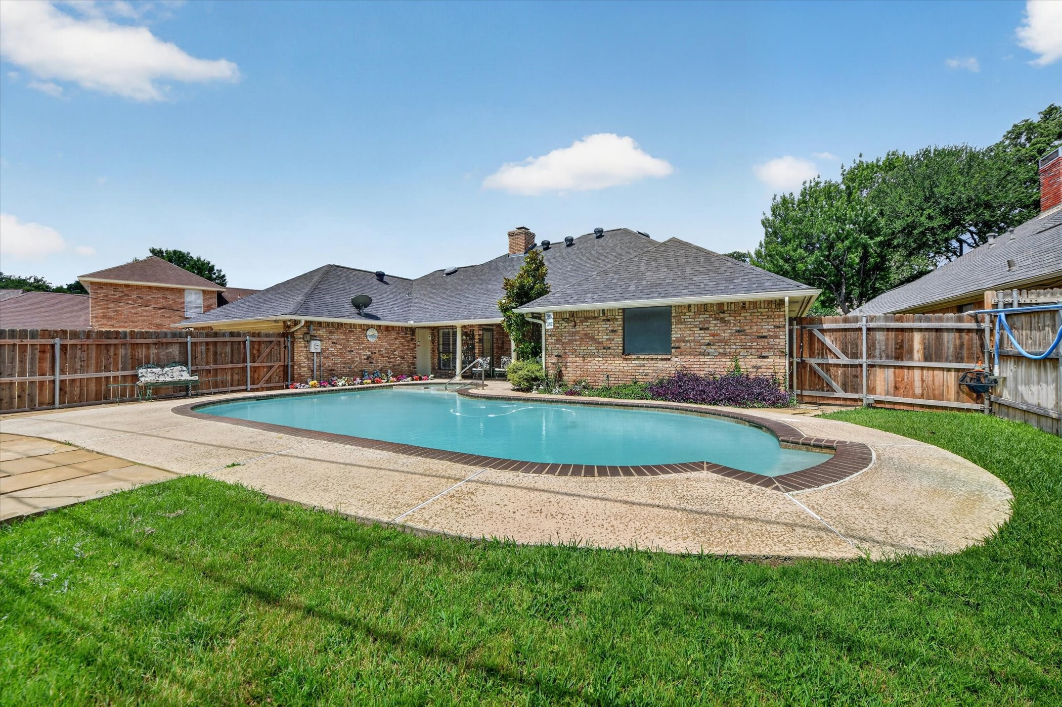 2317 Meandering Way Arlington TX 76011