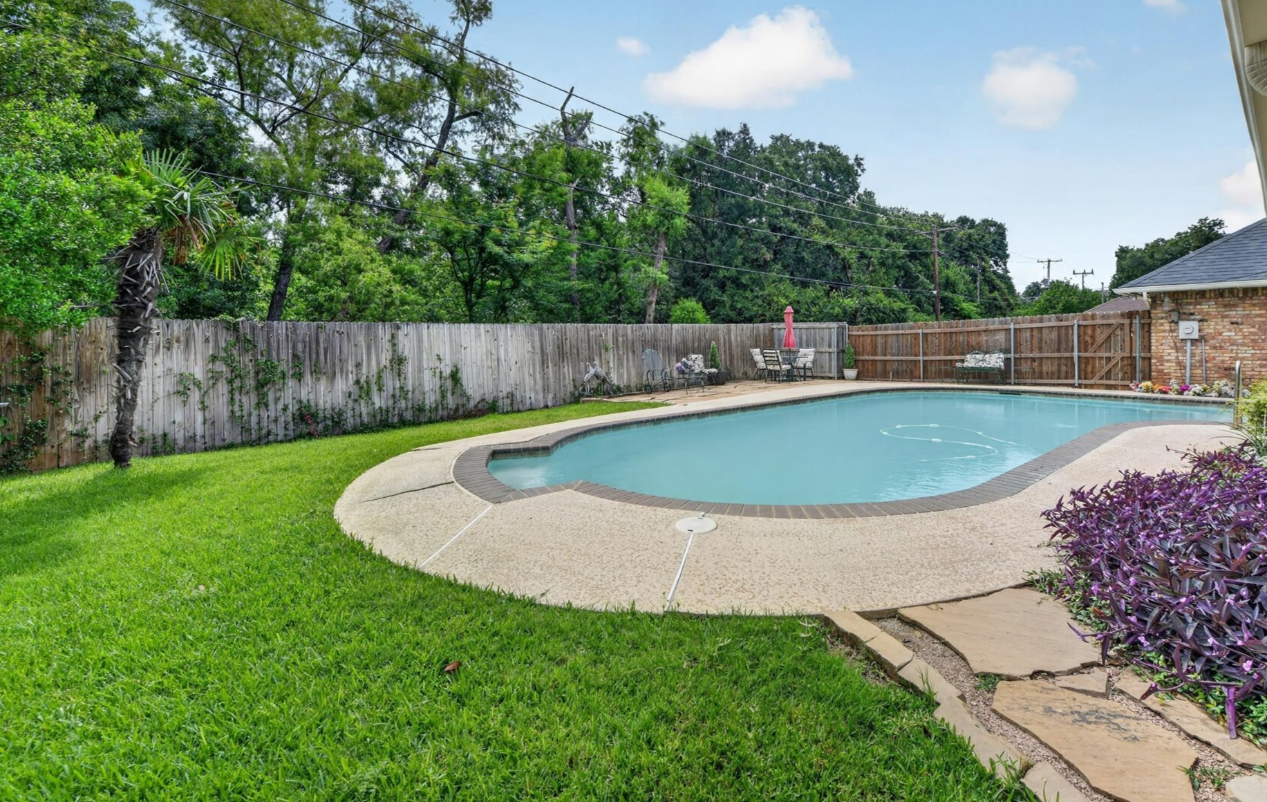 2317 Meandering Way Arlington TX 76011