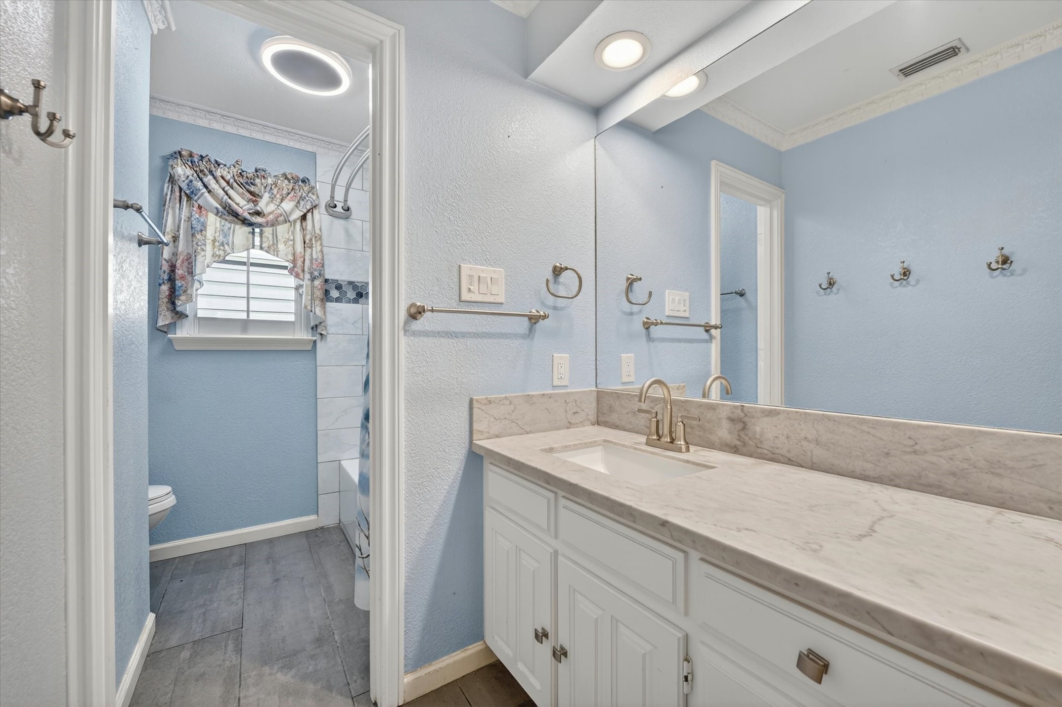 2317 Meandering Way Arlington TX 76011