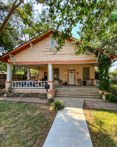 6860 Routt Street Fort Worth TX 76112