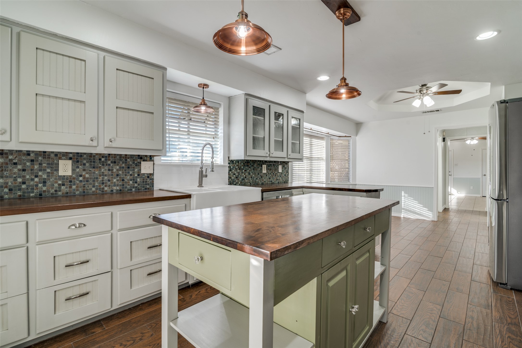 1405 Carriage Lane Garland TX 75043