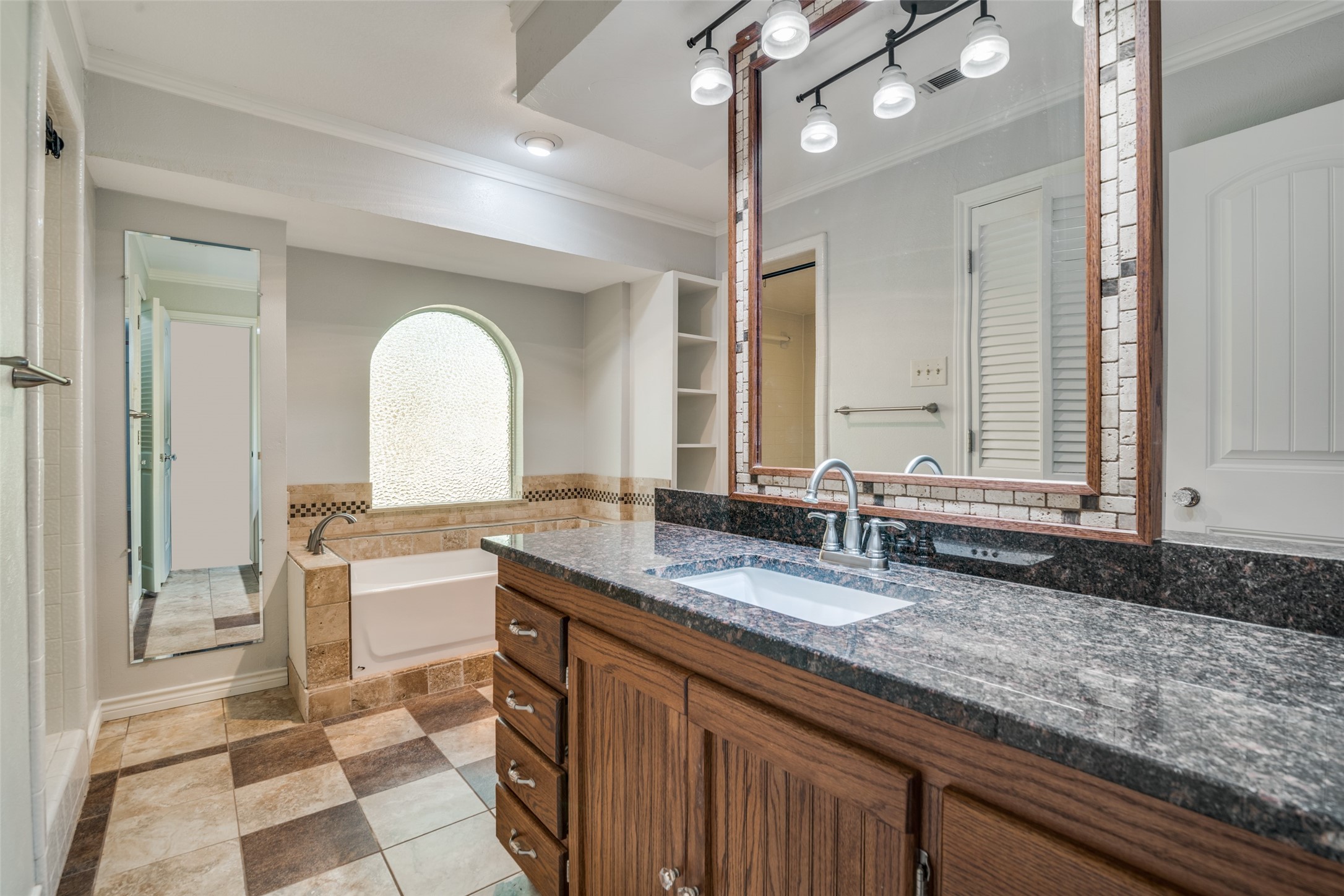 1405 Carriage Lane Garland TX 75043