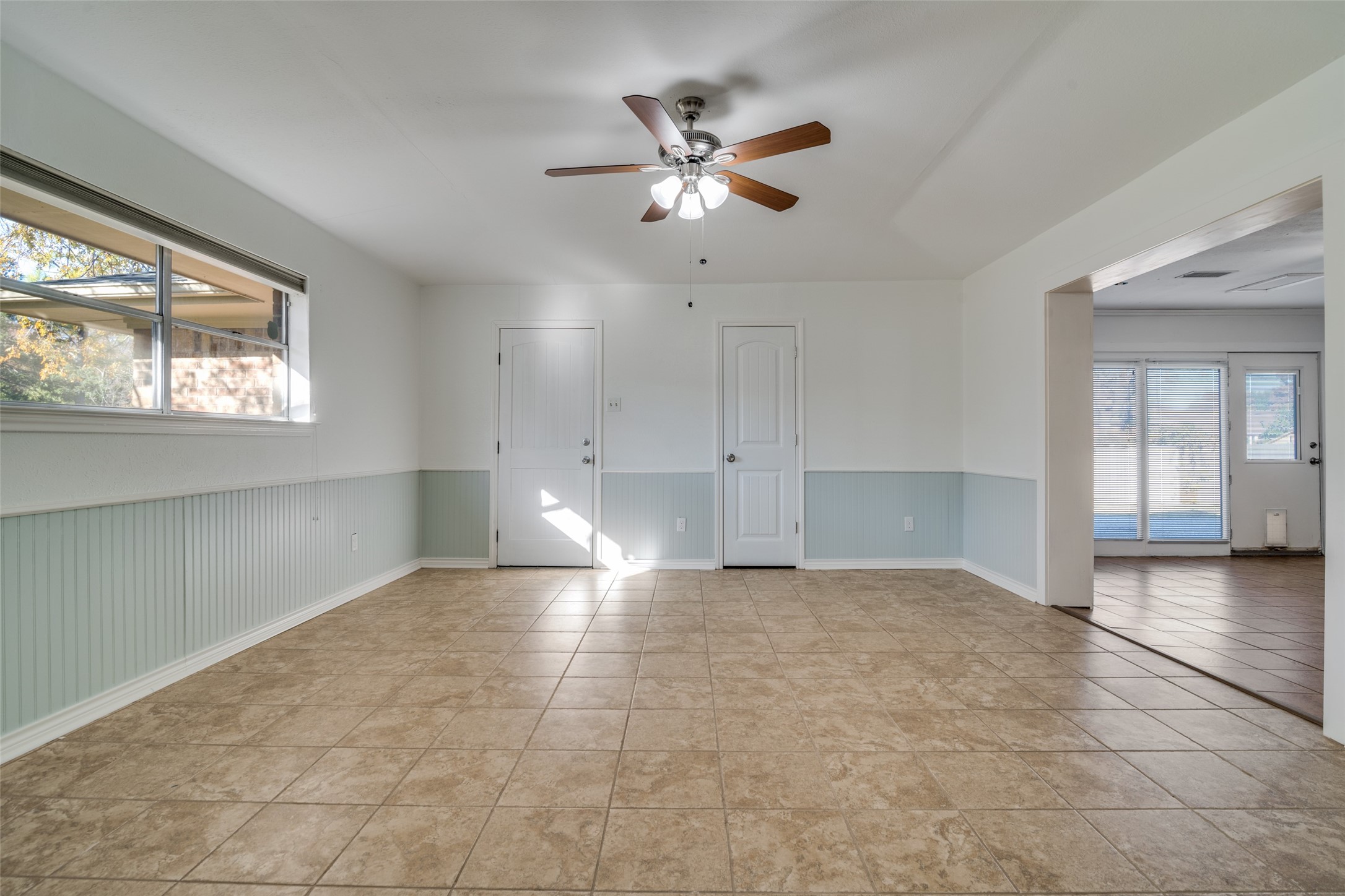 1405 Carriage Lane Garland TX 75043