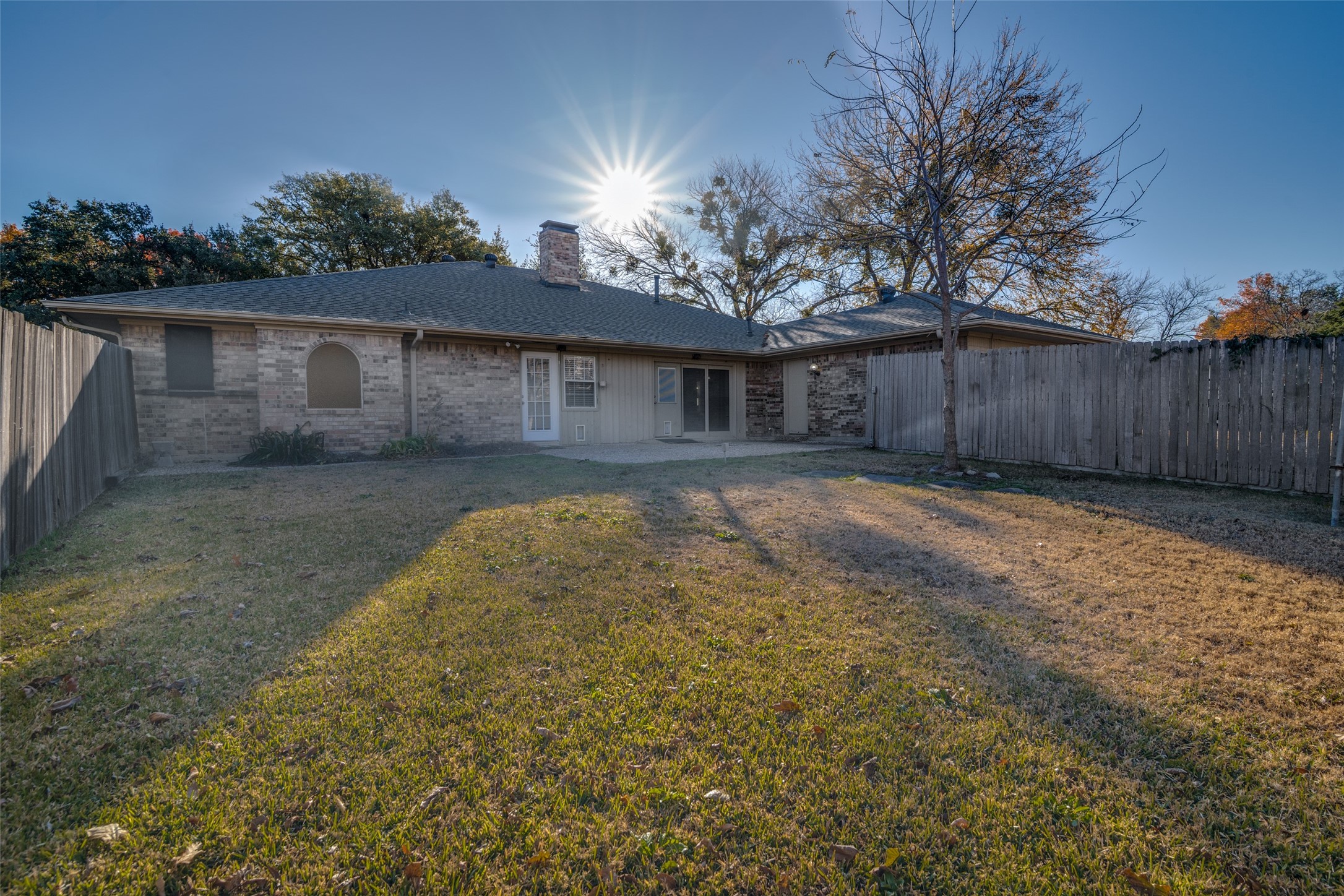 1405 Carriage Lane Garland TX 75043