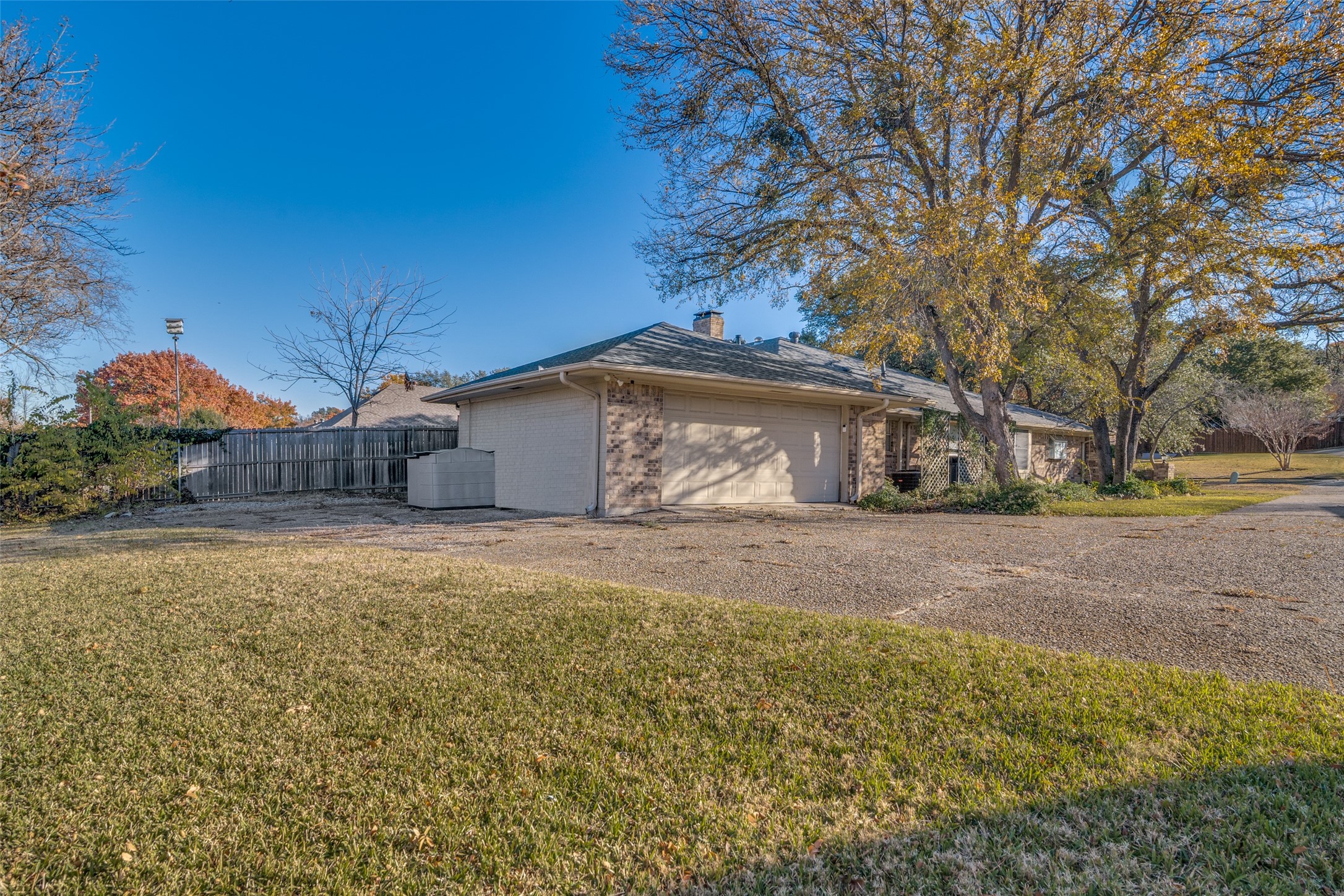 1405 Carriage Lane Garland TX 75043
