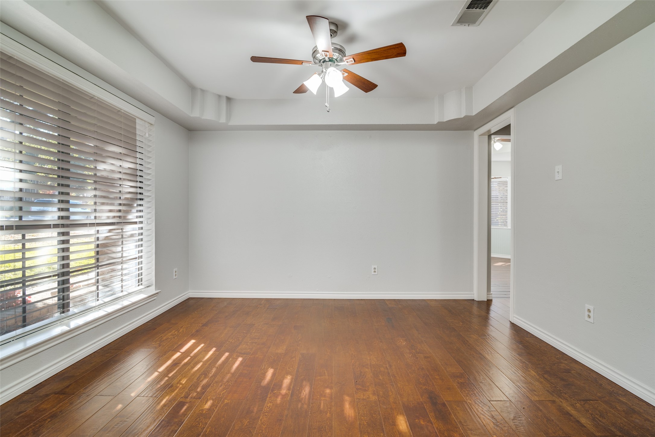 1405 Carriage Lane Garland TX 75043