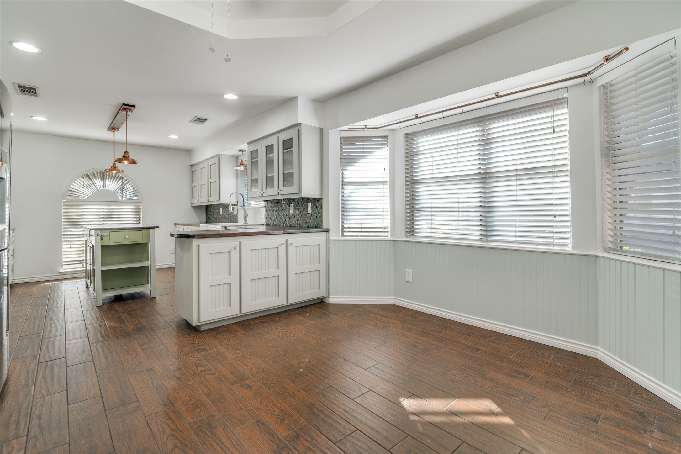 1405 Carriage Lane Garland TX 75043