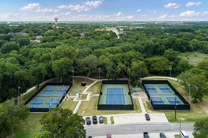 512 S Kentucky Street Mckinney TX 75069