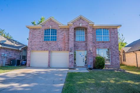 204 Elk Run Drive Fort Worth TX 76140