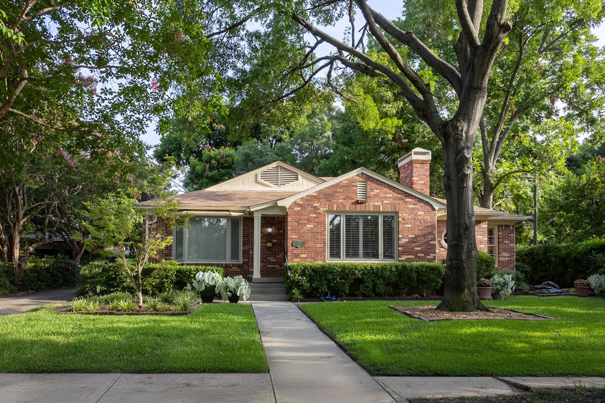 6114 Woodcrest Lane Dallas TX 75214